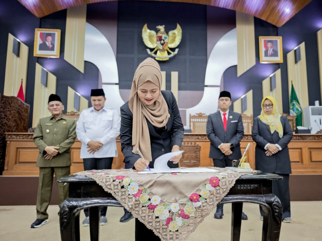 Pengesahan RAPERDA APBD Kabupaten Pasuruan Tahun 2026 Menjadi PERDA