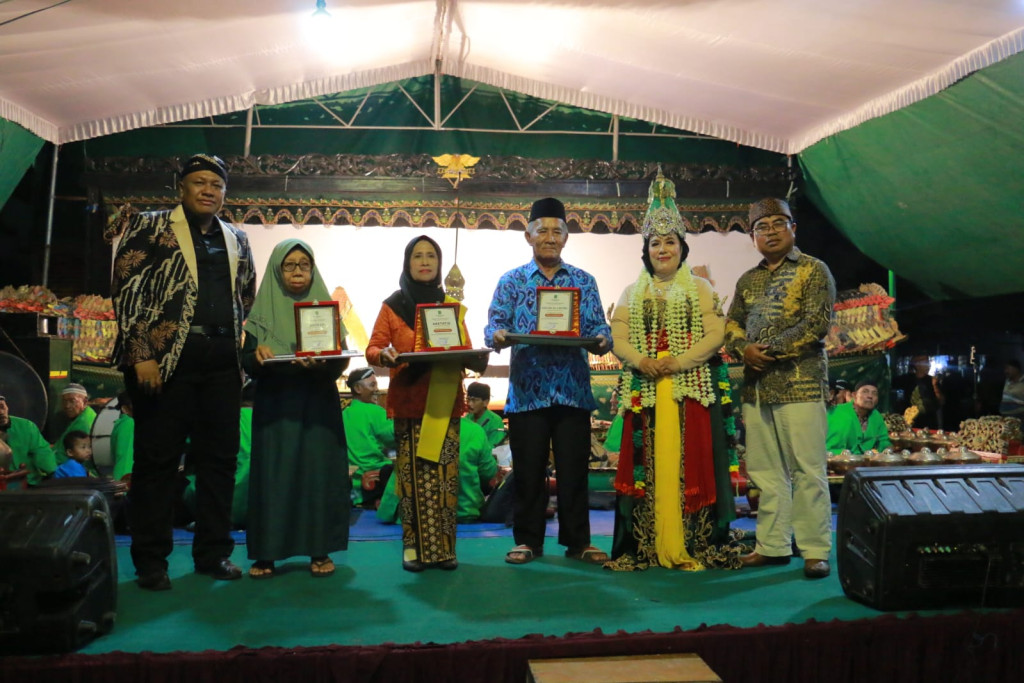 Pagelaran Seni Budaya Wayang Kulit di Desa Suci Gempol
