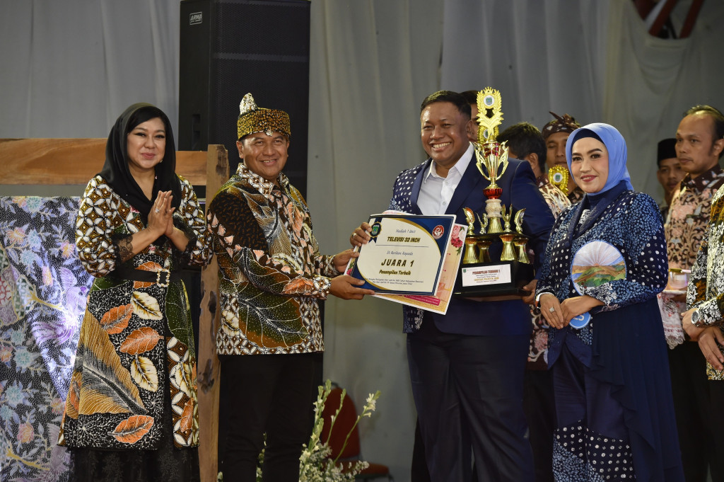 Lomba Peragaan Busana Batik dan Bordir Pemerintah Kabupaten Pasuruan