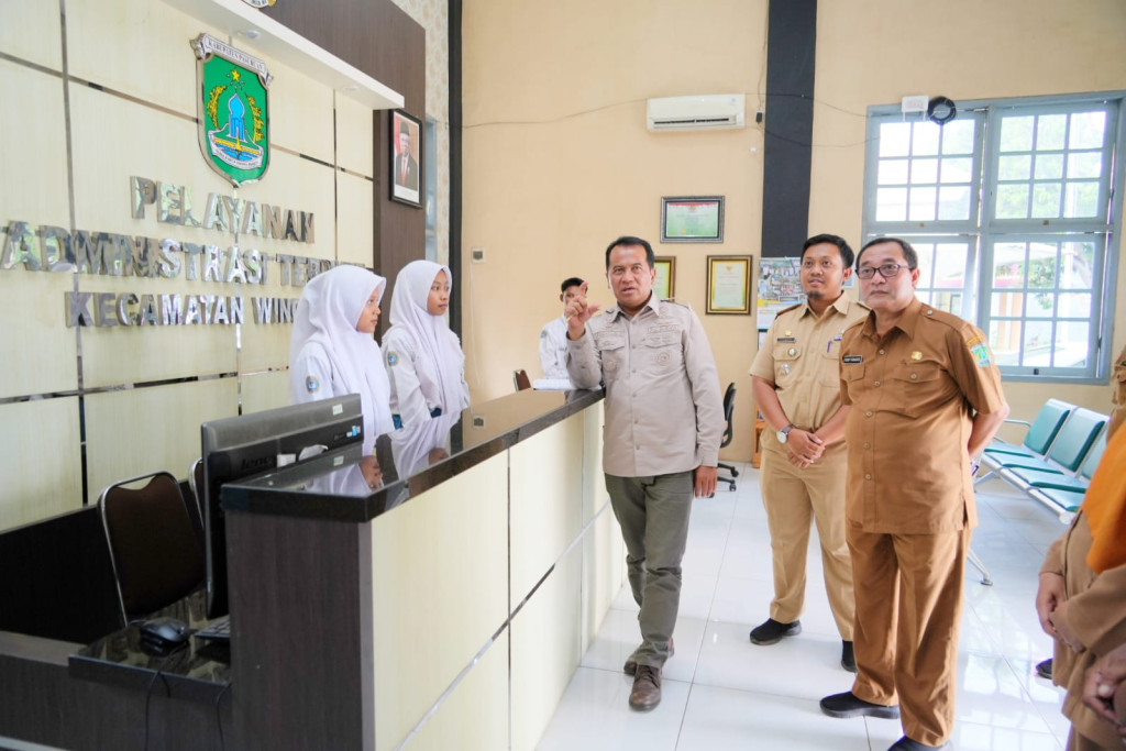 Kunjungan Pj, Bupati Nurkholis ke Kantor Kecamatan Winongan