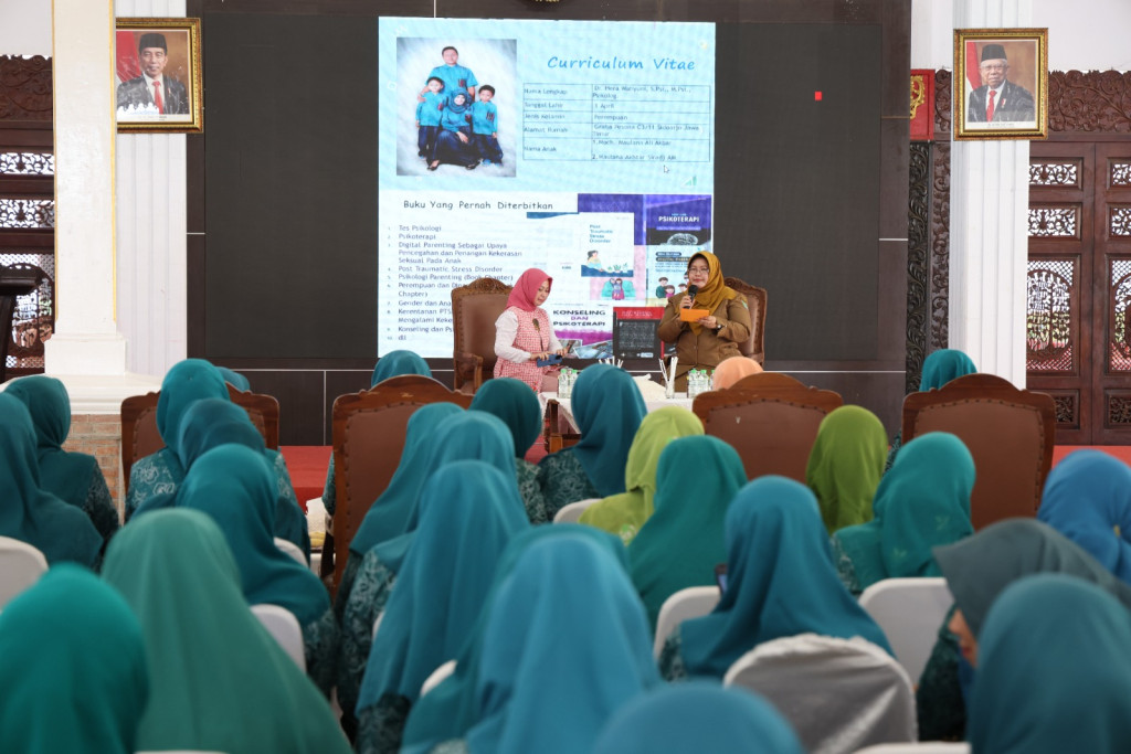 Sosialisasi Pola Asuh Anak Remaja di Era Digital oleh Pokja I Tim PKK Kabupaten Pasuruan