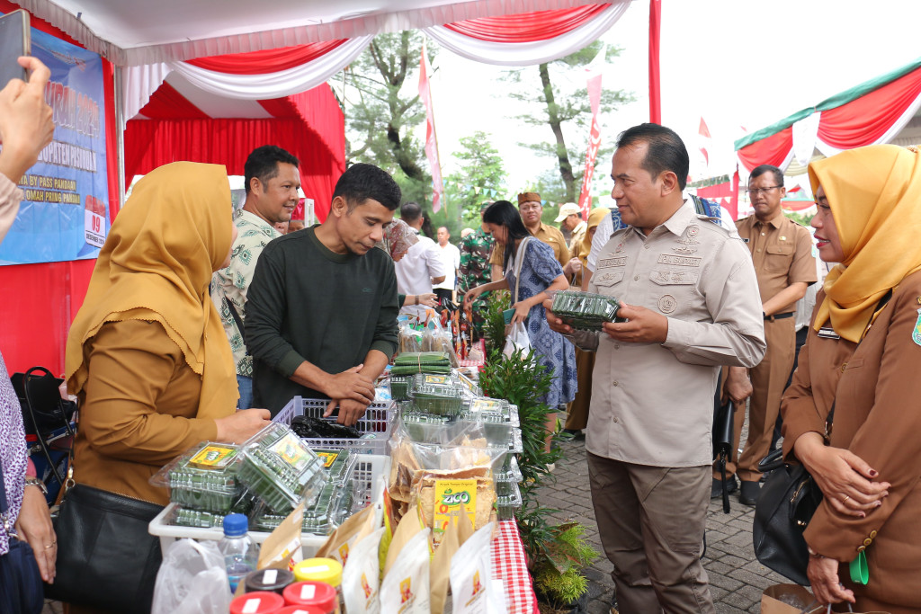 Gelar Pasar Murah di Desa Karangjati Pandaan
