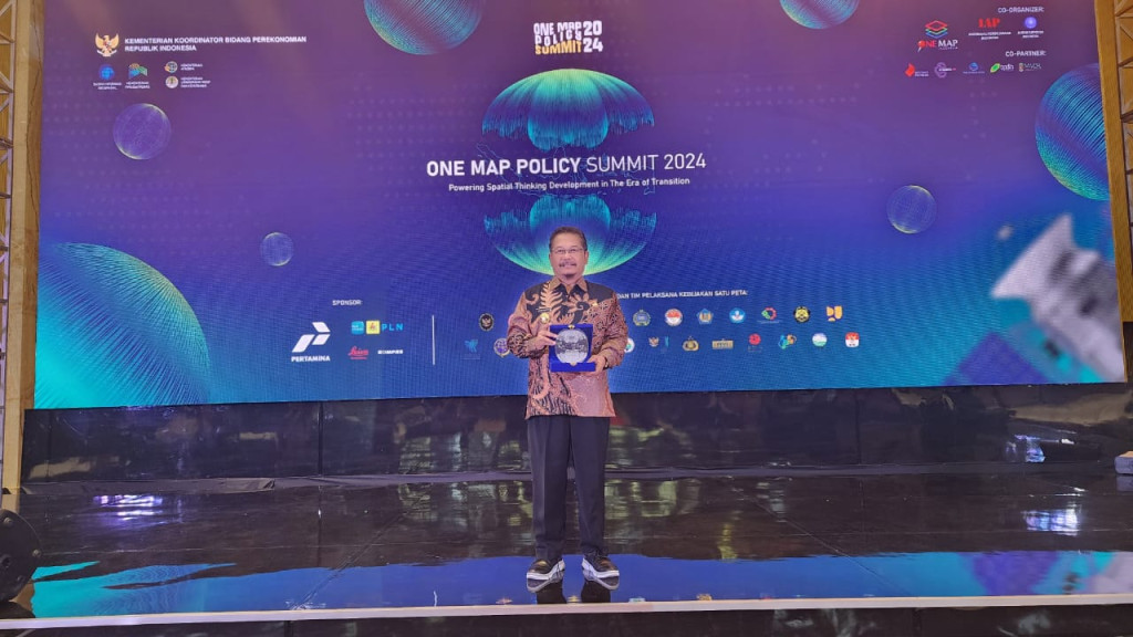 Penghargaan One Map Policy Summit 2024 oleh Kementerian Koordinator Bidang Perekonomian Republik Indonesia